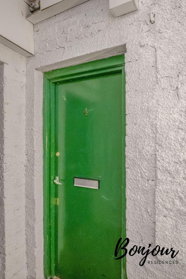 Cosy Grassmarket 2Br-1Ba - Newly Decorated! By Bonjour Residences إدنبرة المظهر الخارجي الصورة