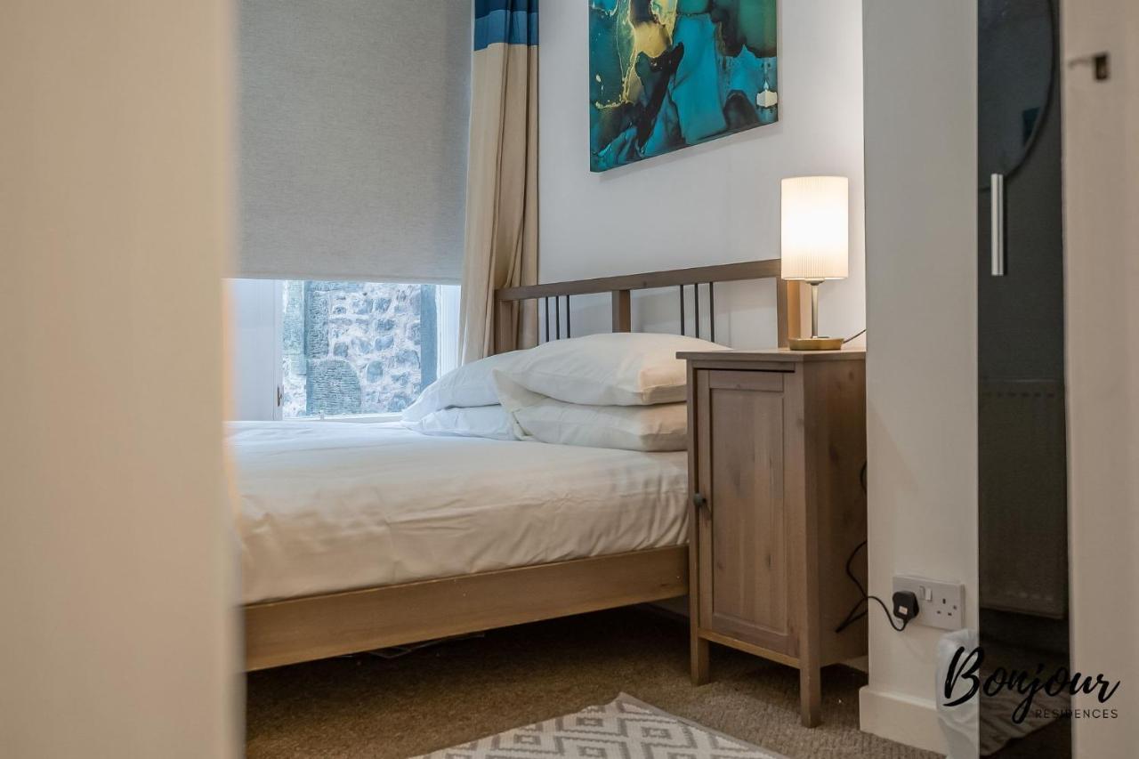 Cosy Grassmarket 2Br-1Ba - Newly Decorated! By Bonjour Residences إدنبرة المظهر الخارجي الصورة
