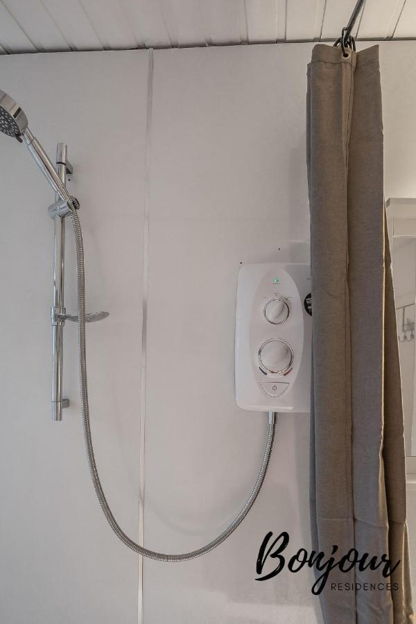 Cosy Grassmarket 2Br-1Ba - Newly Decorated! By Bonjour Residences إدنبرة المظهر الخارجي الصورة