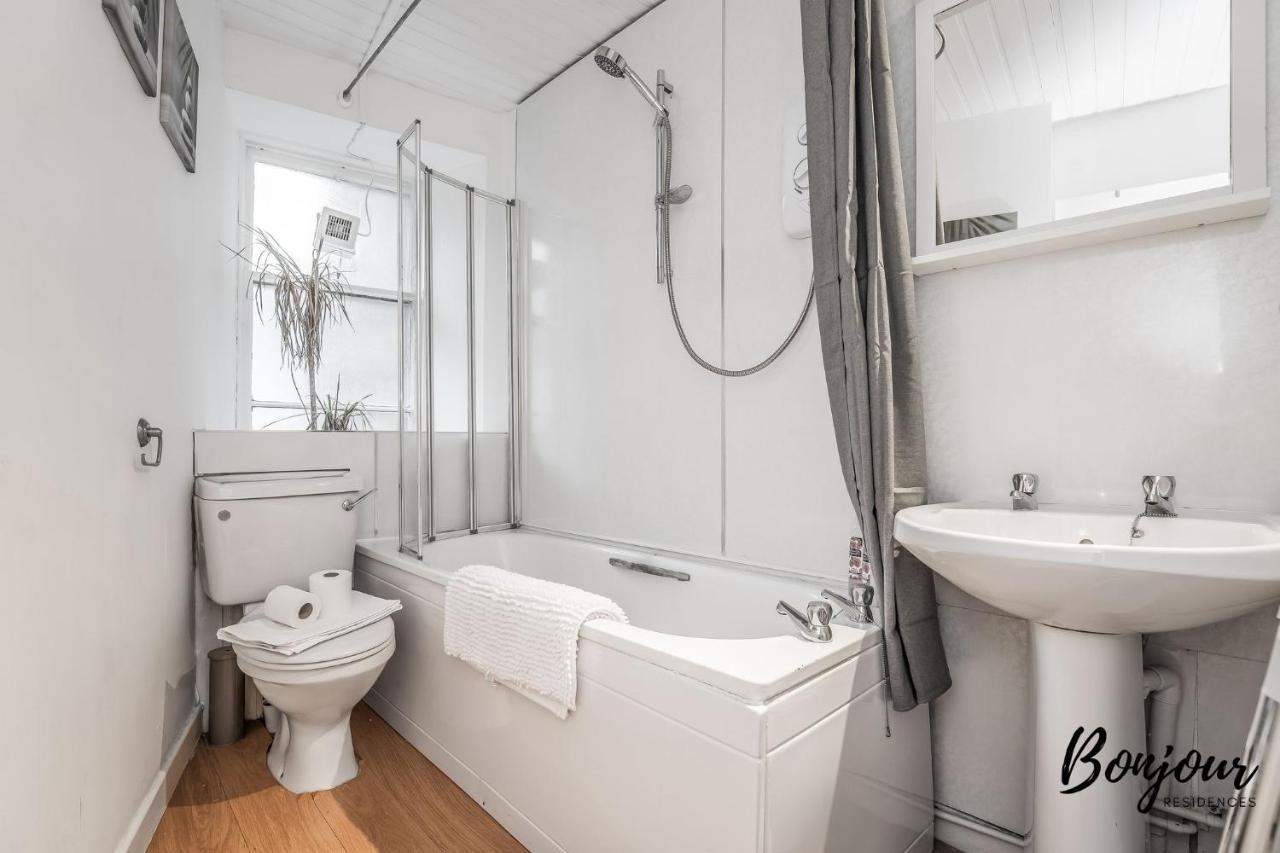 Cosy Grassmarket 2Br-1Ba - Newly Decorated! By Bonjour Residences إدنبرة المظهر الخارجي الصورة