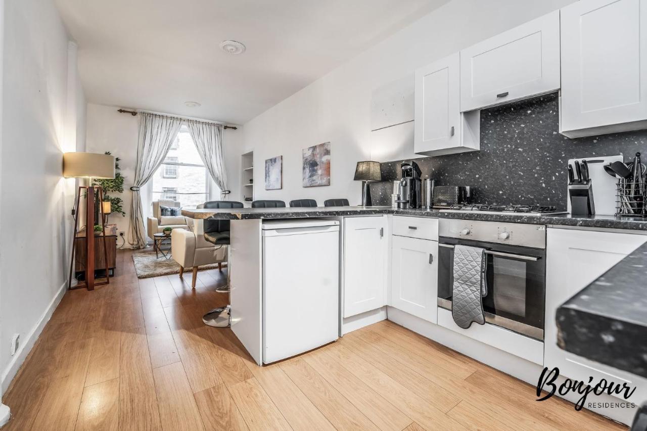 Cosy Grassmarket 2Br-1Ba - Newly Decorated! By Bonjour Residences إدنبرة المظهر الخارجي الصورة