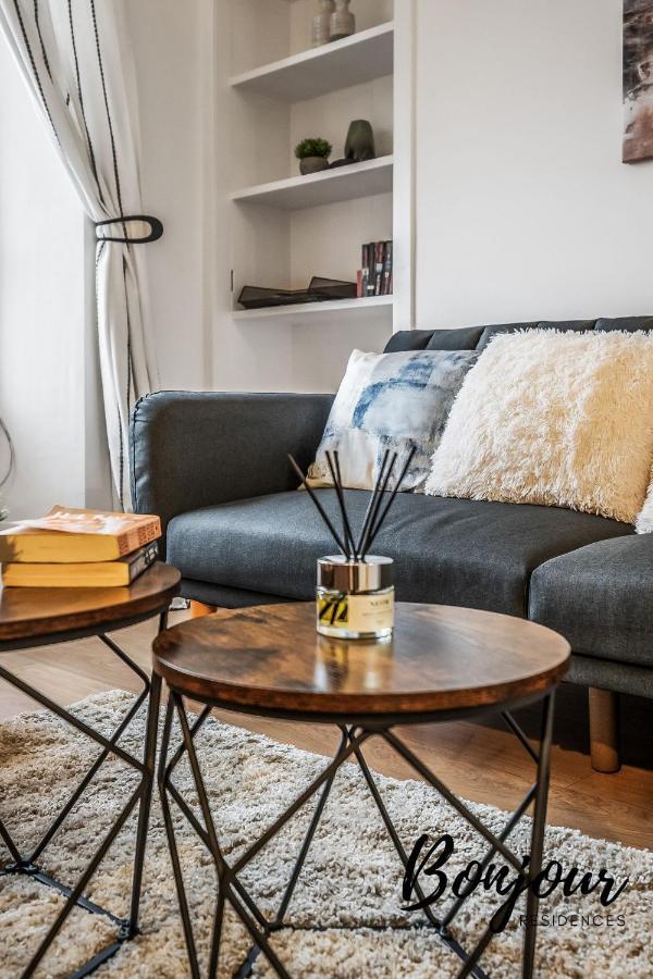 Cosy Grassmarket 2Br-1Ba - Newly Decorated! By Bonjour Residences إدنبرة المظهر الخارجي الصورة